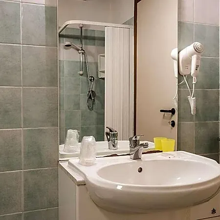 Pineta Hotel 3*