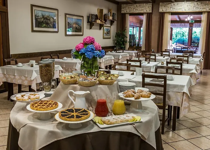 فندق Pineta فانانو